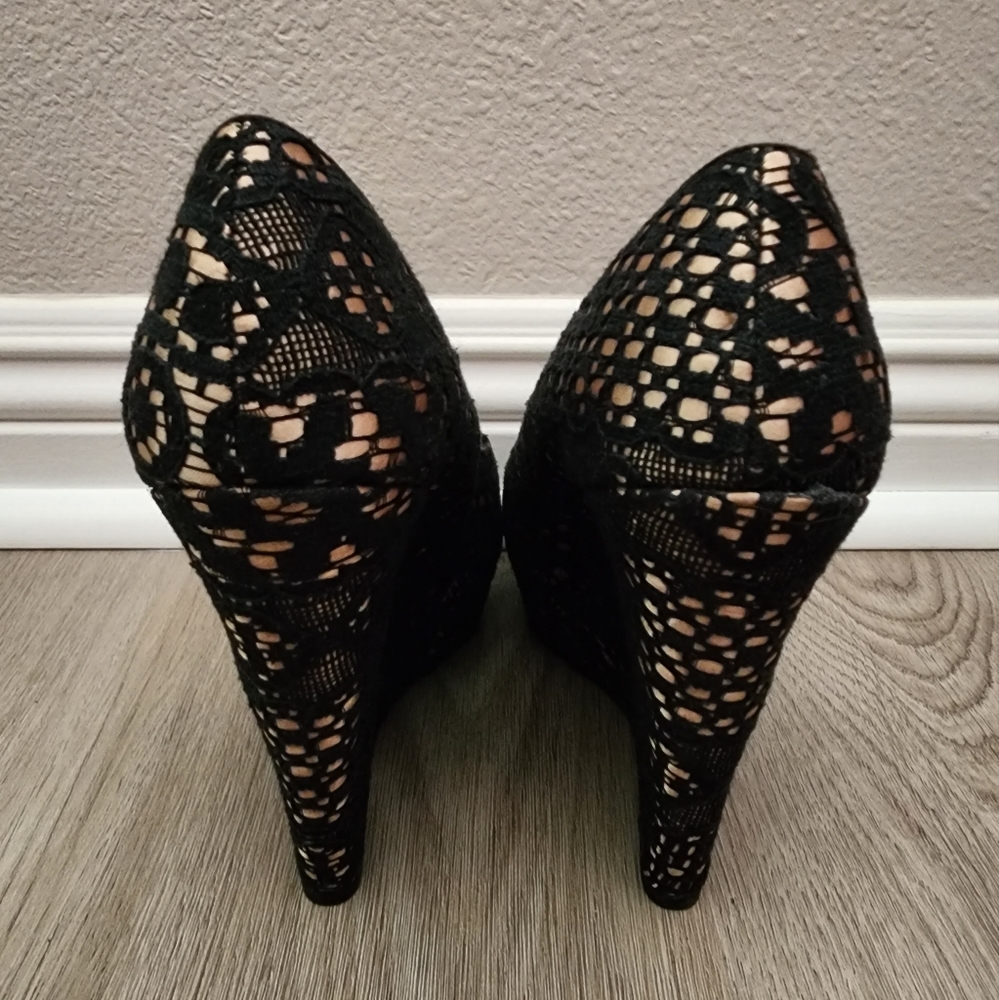 Charlotte Russe Aztec Wedges! BRAND NEW! - Picture 3 of 3